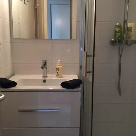2 Bedrooms With Sea View And Pool